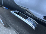 シートヒーターはエアコンより温まるのが早く、寒い日の運転には欠かせない装備です。3段階の温度調節ができ、快適な温度でドライブいただけます。