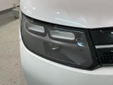 LEDヘッドライトは、点灯の瞬間から最大光量を発揮し、突然暗くなるトンネルなどでの安定感を高めます。