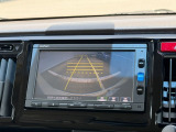 駐車時に便利なバックカメラを装備しています。