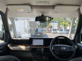 視界広々で運転しやすいインパネ