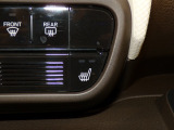 【シートヒーター】シートヒーター装備車です。寒い冬に乗車中とても暖かく快適に移動できます。冷え性の方にピッタリの装備です!