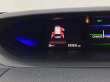 ハンドルにHondaセンシング系のクルーズコントロールやレーンキープアシストなどの操作スイッチが装備されています。ハンドルから手を離さず安全に操作できます。