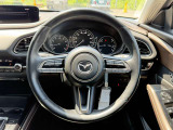 【純正革巻きステアリング】上質な革を使用することで、手にしっかり馴染みとても運転しやすいハンドルです♪