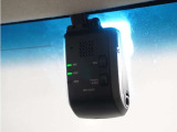 ◆ドライブレコーダー◆映像・音声などを記録する自動車用の装置です。 もしもの事故の際の記録はもちろん、旅行の際の思い出としてドライブの映像を楽しむことができます。