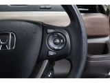 Hondaセンシングの機能のひとつ、アダプティブクルーズコントロール付!アクセルから足を離しても設定したスピードと前車との車間を保ち走行してくれます!車線維持もアシスト☆高速道路で疲労軽減ですね☆