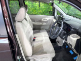 運転席シート廻りは使用感も少なく、良好な状態となっています。丁寧に使われていたことがよくわかりますね。