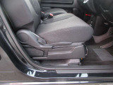一人一人に合ったポジションにシートを細かく調整することが出来ます。長時間の運転でも疲れにくくなり、安心して運転することに寄与します。