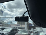 日産純正ドライブレコーダーです。前方向けとルームミラーから車室内後方を撮影します。