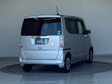バックカメラが付いているのでバックでの車庫入れも安心です。
