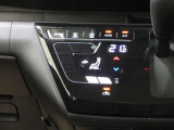 オートエアコンでお好みの温度になり、運転に集中できます。