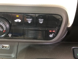 【シートヒーター】スイッチを押せば、座面と背もたれで体を温めてくれます♪