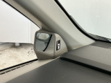 停車時や発進時、対向車とのすれ違いや路肩に寄せる時など、車両左側前方を確認するときに役立ちます♪