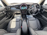 こちらのお車はMINI NEXT鶴ヶ島に展示中です。☆お問合せをお待ちしてます!