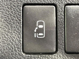 【パワースライドドア】スマートキーや運転席のスイッチでスライドドアの開閉が可能♪電動だから力を入れてドアを開ける必要が無く、小さいお子様でも、重い荷物を持っている時もラクに開け閉めできます♪
