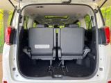 普段のお買い物や通勤、送迎等に十分な荷室スペースを確保しております。セカンドシートを倒すと、大きな荷物の積載も可能です♪