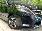 【LEDヘッドライト】悪天候や夜間走行時も良好な視界を確保し安心して運転できる高輝度LEDヘッドライトを装備!点灯速度が早く、消費電力も抑えられています。