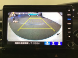 バックモニター付きで、車庫入れやバック時の後方確認をサポート。
