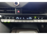 エアコンはオートタイプが装着済みです!オートモードにしておけば、車内温度を設定するだけで風の料や吹き出し口の切り替えを機械が行ってくれます!一年中快適な環境を作れますよ♪