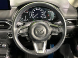 【純正革巻きステアリング】上質な革を使用することで、手にしっかり馴染みとても運転しやすいハンドルです♪