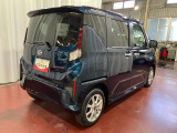 スライドドアなので、狭い場所でも荷物を持っていても、スムーズな乗り降りができます。