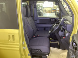 フィット性も良く、楽な運転姿勢を保てます。