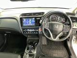 【前方視界】開放的な前方視界!運転がしやすく疲れにくいです♪窓が大きく、見通しがとっても良いおクルマですよ♪