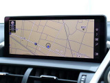 お車選びをお楽しみ頂けるよう、在庫車の展示スペースを十分に確保しております。