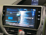【大画面ナビ】人気の大型10インチナビを装備。存在感のある大画面はインパクト大!ナビ利用時のマップ表示は見やすく、テレビやDVDは臨場感がアップ!いつものドライブがグッと楽しくなります♪