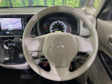インテリアに合わせたデザインのステアリングは、運転される方のことも考え、運転しやすい形状、大きさです。是非一度、実際に触ってお確かめください。