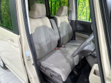 運転席シート廻りは使用感も少なく、良好な状態となっています。丁寧に使われていたことがよくわかりますね。