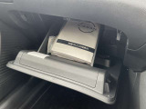 車検証入れを収納可能なグローブBOX