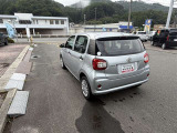 コンパクトですが前席、後席にもゆとりがある