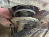 お車を安心してお乗りいただく為には、足回りの定期点検が欠かせません。サービスサポート(有償保証)では無料点検もご提供しており、安心のカーライフをお過ごしいただけるサポート体制が整っています。