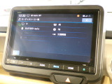 Bluetooth、AM、FM、スマートフォン接続ができます。