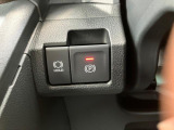 【電動パーキングブレーキ】ボタンを手前に引くだけでパーキングブレーキがロック!発進時にはボタンを押すとパーキングブレーキが簡単に解除される優れものです!