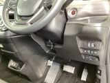 高速で便利なETCがあり、便利なパワースライドドアや、横滑りを防ぐVSAなどのスイッチは、運転席の右側、手の届きやすい位置にあります。