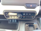 運転席・助手席にはシートヒーター付き。寒い冬には嬉しい機能です!