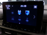 CD、DVD、Bluetooth、AM、FM、AUX、スマートフォン接続ができます。