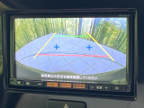 【バックカメラ】駐車時に後方がリアルタイム映像で確認できます。大型商業施設や立体駐車場での駐車時や、夜間のバック時に大活躍!運転スキルに関わらず、今や必須となった装備のひとつです!