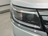LEDヘッドライトは、点灯の瞬間から最大光量を発揮し、突然暗くなるトンネルなどでの安定感を高めます。