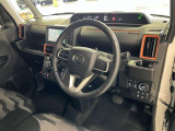 前方の見通しが良いすっきりした視界、誰でも扱いやすく運転できます。疲れにくく安心ドライブを更に快適なものにします!