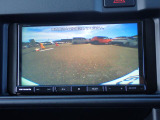 バックカメラ装備しております。駐車時に大変役に立ちますよ。駐車が苦手な方にも便利機能です。