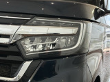 LEDヘッドライトは、点灯の瞬間から最大光量を発揮し、突然暗くなるトンネルなどでの安定感を高めます。