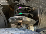 お車を安心してお乗りいただく為には、足回りの定期点検が欠かせません。サービスサポート(有償保証)では無料点検もご提供しており、安心のカーライフをお過ごしいただけるサポート体制が整っています。