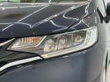 LEDヘッドライトは、点灯の瞬間から最大光量を発揮し、突然暗くなるトンネルなどでの安定感を高めます。