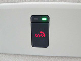 SOSコール(ヘルプネット)★急病や危険を感じた時は、SOSコールスイッチを押します。事故発生時は、エアバッグ展開と連動し自動通報。専門のオペレーターが警察や消防への連絡をサポート※別途申し込みが必要です。