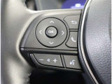 ステアリングスイッチ付き。前方から目を離すことなく操作することが可能です。