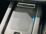 【ワイヤレス充電】ディーラーオプションのワイヤレス充電器を搭載!スマホを置くだけで充電することが可能です♪