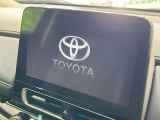 【メーカー純正ナビ】インテリアに溶け込むスタイリッシュな「専用設計」メーカーナビを装備♪視認性や操作性など基本性能にも優れ、より上質なカーライフをお楽しみいただけます。