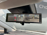 スマートルームミラーで後ろの景色もモニター表示♪車内が荷物でいっぱいでも見られますので便利ですね